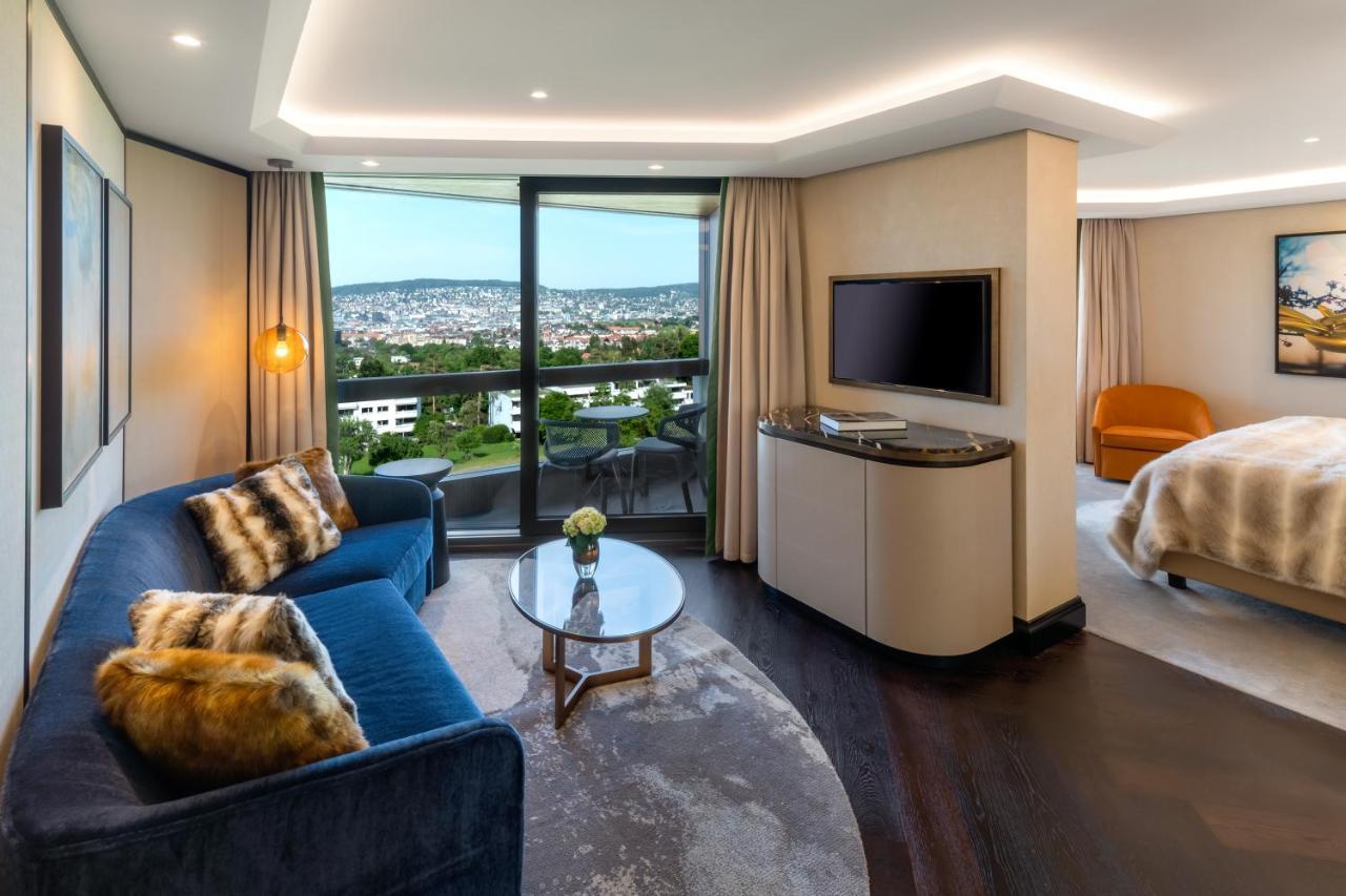 Master Suite mit Balkon, inklusive Silvesterdinner und Party im Cinque Studio